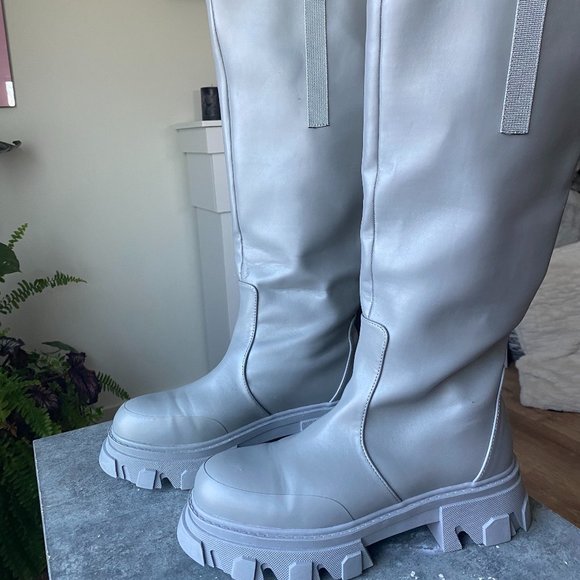 Public Desire Knee High Chunky Boots - Picture 2 of 4